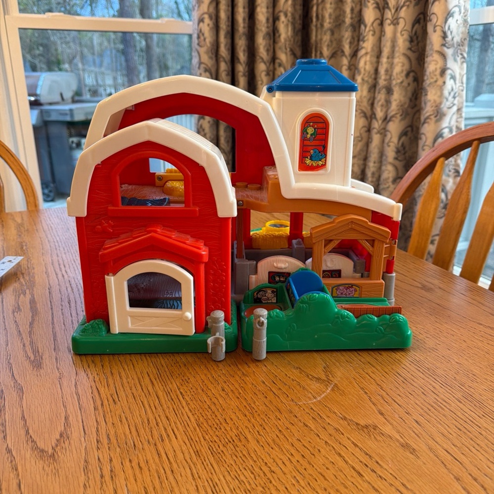 LITTLE PEOPLE FISHER PRICE FARM HOUSE WITH SOUNDS WORKS
